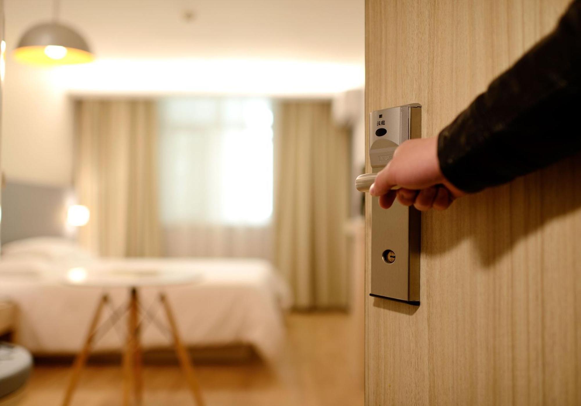Hotel Nova Rooms Atlanta Shopping Сурат Экстерьер фото